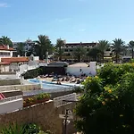 Dom wakacyjny Sunny Large Terrace In Center Of Americas *